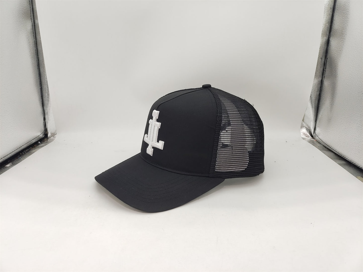 BLACK LOGO HAT